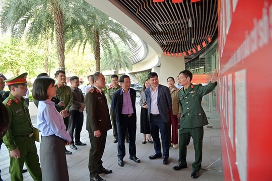 Giám đốc Công an TP Hà Nội kiểm tra công tác chuẩn bị bầu cử tại các điểm bỏ phiếu quy mô lớn