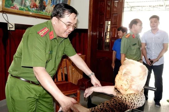 Kỳ vọng tiếng nói bản lĩnh từ Đại tá, TS Huỳnh Ngọc Liêm tại nghị trường