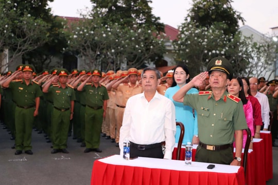 TP. Cần Thơ: Hàng nghìn cử tri là lãnh đạo, cán bộ, chiến sĩ thuộc lực lượng vũ trang đi bầu cử sớm