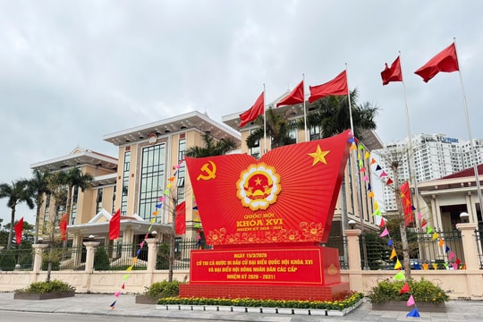 Quảng Ninh rực rỡ cờ hoa trước ngày hội lớn