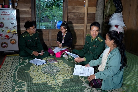 Lá phiếu đầu tiên của những công dân nhập tịch nơi biên giới Quảng Trị