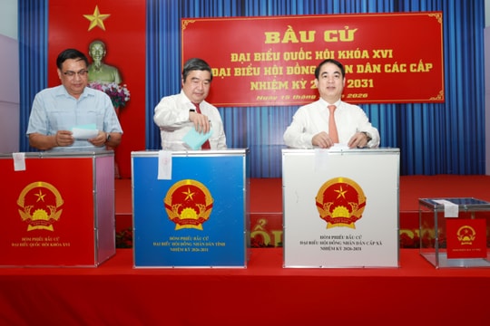 Bí thư Tỉnh ủy Khánh Hòa Nghiêm Xuân Thành dự Lễ khai mạc bầu cử tại phường Nha Trang