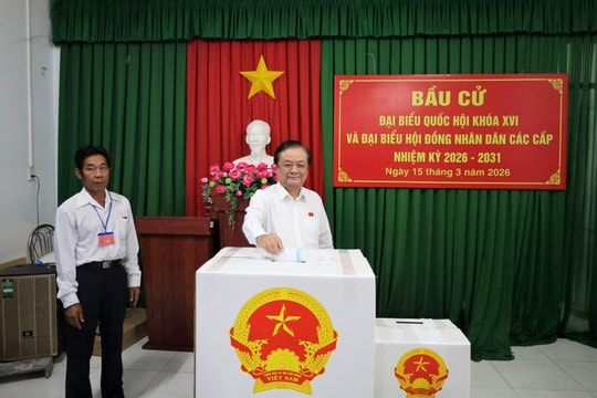 Phó Chủ tịch Quốc hội Lê Minh Hoan tham gia bầu cử tại Đồng Tháp