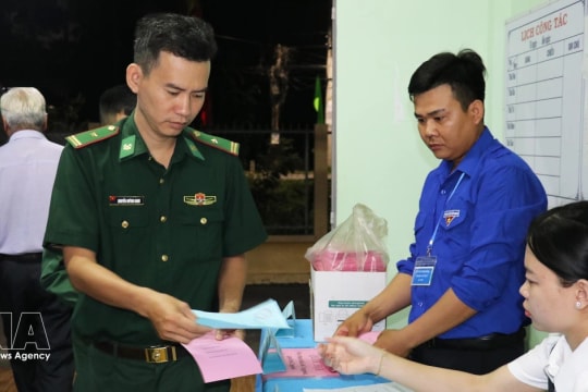 Early voting begins in Dong Thap province’s islet commune