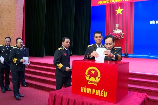 Cơ quan Bộ Tư lệnh Hải quân nghiêm túc tham gia bầu cử