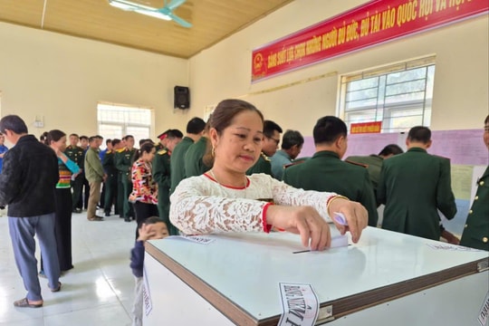 Mỗi lá phiếu - một niềm tin nơi vùng biên Mường Lát