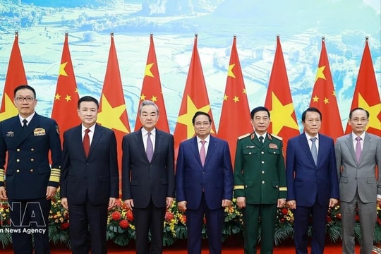 Vietnam places top priority on ties with China: PM