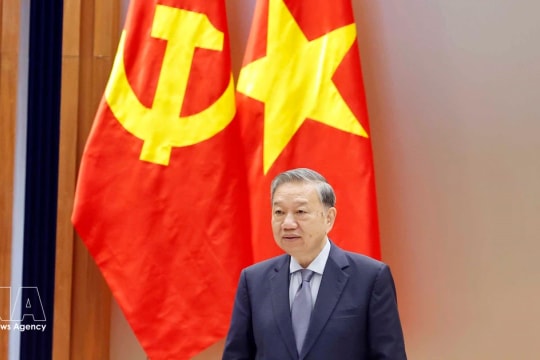 Hai Phong must become modern industrial, seaport hub: Party chief
