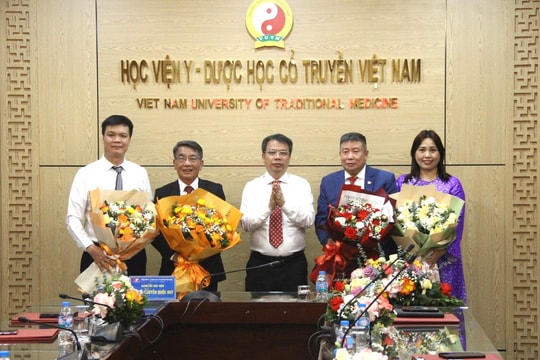 Học viện Y - Dược học Cổ truyền Việt Nam bổ nhiệm lại 4 phó giáo sư