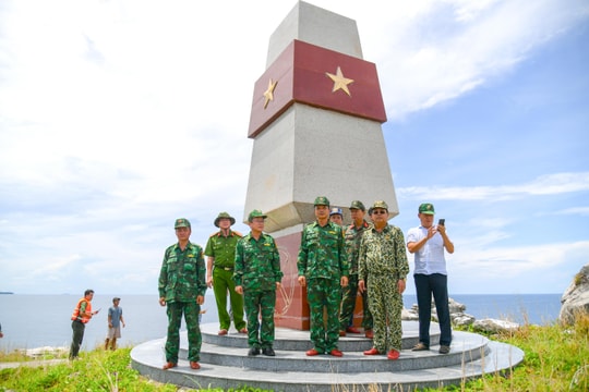 An Giang: Bộ đội Biên phòng Thổ Châu, bám sát nhiệm vụ, tranh thủ tăng gia sản xuất giữa biển khơi