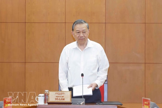 Party chief urges MoIT to map out concrete strategy to restructure national economy