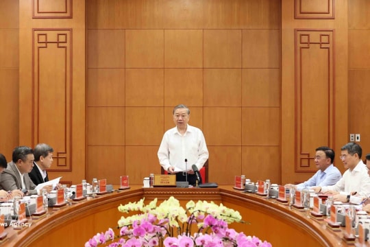 Party chief calls for more drastic anti-corruption actions