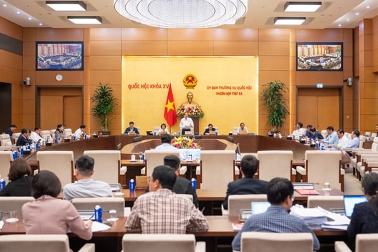 Bế mạc Phiên họp thứ 55 của Ủy ban Thường vụ Quốc hội
