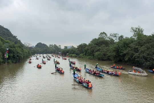 “Du xuân hữu nghị 2026” tại Di tích quốc gia đặc biệt Hương Sơn (Hà Nội)
