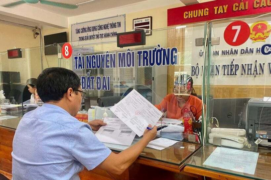 Đẩy mạnh phân cấp, phân quyền việc thực hiện thủ tục hành chính cho chính quyền địa phương