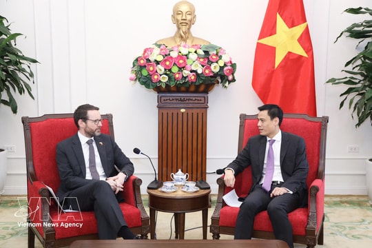 Deputy FM hosts British Ambassador to advance ties