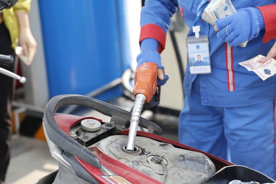 Chính thức giảm thuế bảo vệ môi trường đối với xăng dầu về 0 đồng