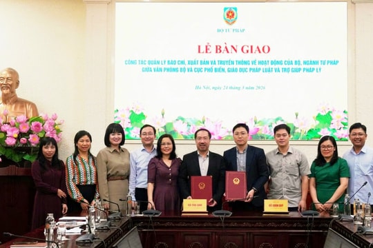 Bàn giao công tác quản lý báo chí, truyền thông về hoạt động của Bộ, ngành tư pháp