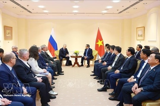 PM meets leaders of Russia–Vietnam Friendship Association, Russian War Veterans