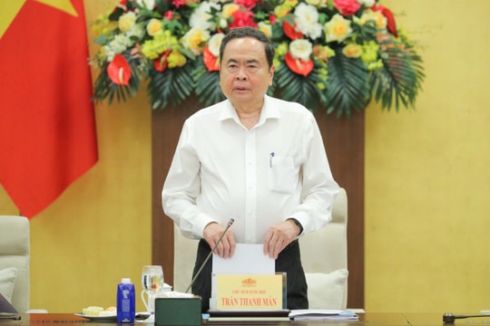 Chủ tịch Quốc hội Trần Thanh Mẫn ký ban hành Nghị quyết về chuyển sinh hoạt Đoàn ĐBQH đối với Bí thư Thành uỷ Hà Nội và Trưởng ban Tổ chức Trung ương