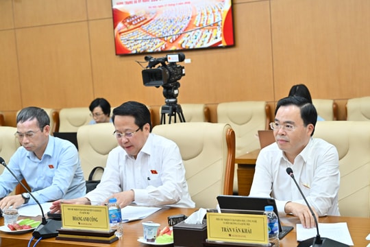 Đại biểu “số” phải công khai, lắng nghe và theo đến cùng