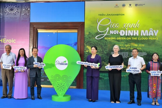 Khai mạc triển lãm "Gieo xanh nơi đỉnh mây"