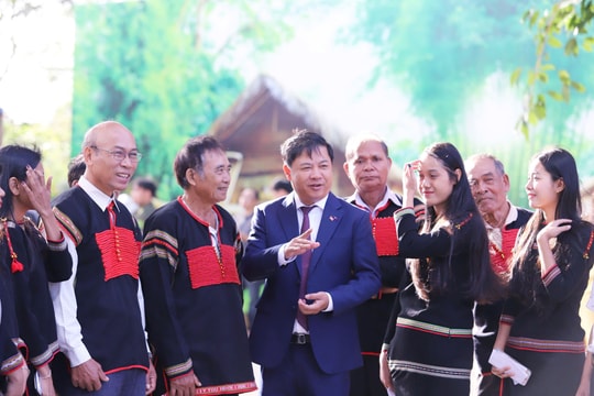 Thực sự gần dân, hành động vì lợi ích thiết thực của nhân dân