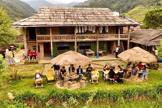 Từ con gà, căn homestay đến giấc mơ thoát nghèo
