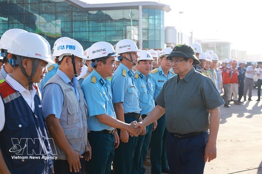 PM sets target to launch Long Thanh airport operations by late 2026