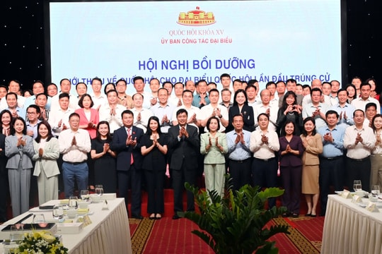 Phó Chủ tịch Quốc hội Nguyễn Thị Thanh dự Hội nghị bồi dưỡng “Giới thiệu về Quốc hội cho người lần đầu trúng cử đại biểu Quốc hội”