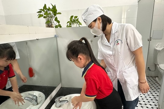 Hà Nội: Bệnh tay chân miệng tăng nhanh, nhiều dịch bệnh xuất hiện