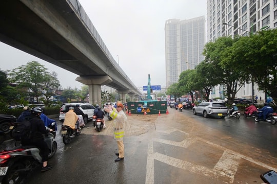 Hà Nội: Chủ động điều tiết giao thông tại các khu vực thi công công trình chống ngập