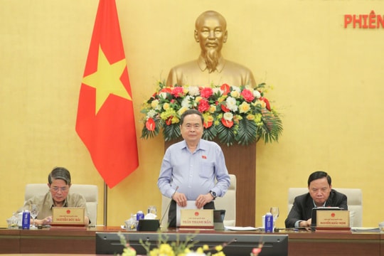 Trường hợp cần thiết, Quốc hội có thể tổ chức kỳ họp chuyên đề xem xét, quyết định các vấn đề cấp bách