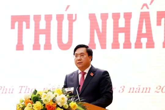 Phê chuẩn kết quả bầu chức vụ Chủ tịch và 7 Phó Chủ tịch UBND tỉnh Phú Thọ