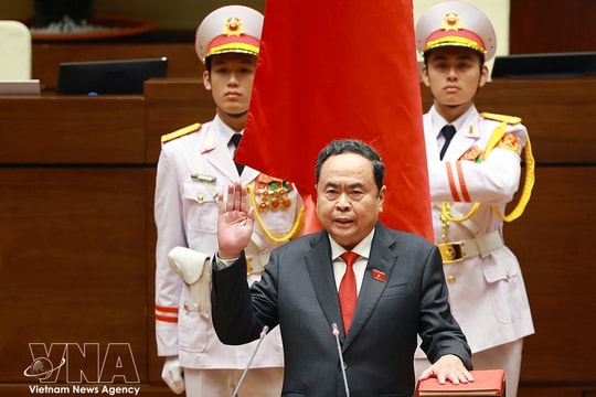 Lao, Chinese, Cambodian parliamentary leaders congratulate NA Chairman on re-election