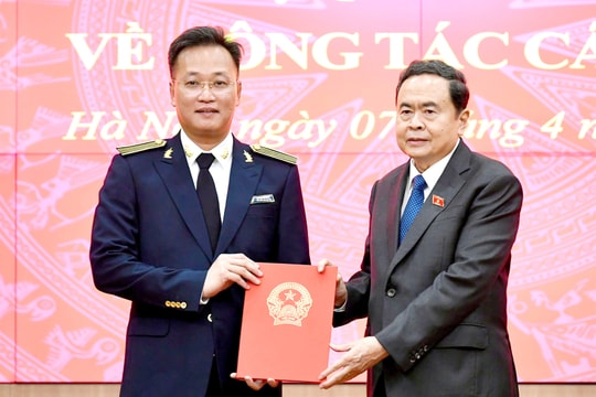 Chủ tịch Quốc hội Trần Thanh Mẫn dự Lễ công bố và trao Nghị quyết của Quốc hội bầu Tổng Kiểm toán nhà nước