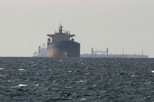 Mỹ cân nhắc áp phí qua eo biển Hormuz