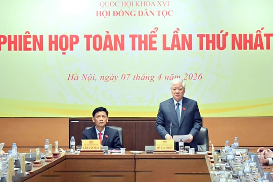 Phó Chủ tịch Thường trực Quốc hội Đỗ Văn Chiến dự Phiên họp toàn thể lần thứ Nhất của Hội đồng Dân tộc