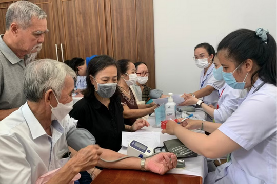 TP. Hồ Chí Minh: Gần 14.000 người tham gia khám tầm soát miễn phí tại 64 phường, xã