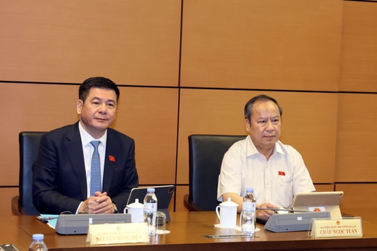 Chiều 8/4/2026: Thảo luận Tổ 5 (Đoàn ĐBQH tỉnh Hưng Yên và Gia Lai)