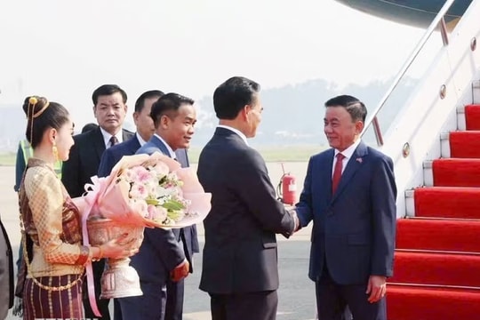 Thường trực Ban Bí thư Trần Cẩm Tú đến Vientiane, bắt đầu thăm chính thức Lào