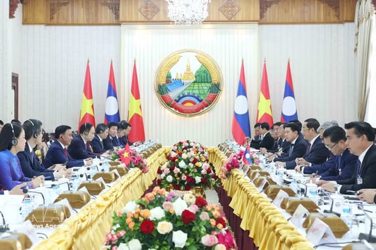 Permanent member of Party Central Committee’s Secretariat meets with Lao PM