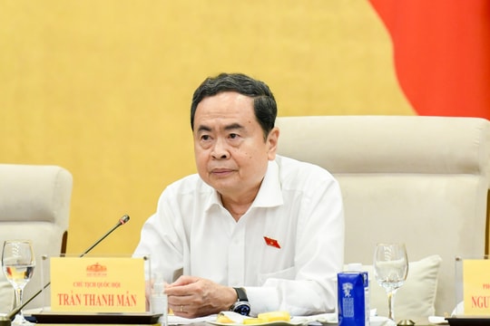 Thống nhất trình Quốc hội xem xét, quyết định các mức thuế đối với xăng, dầu