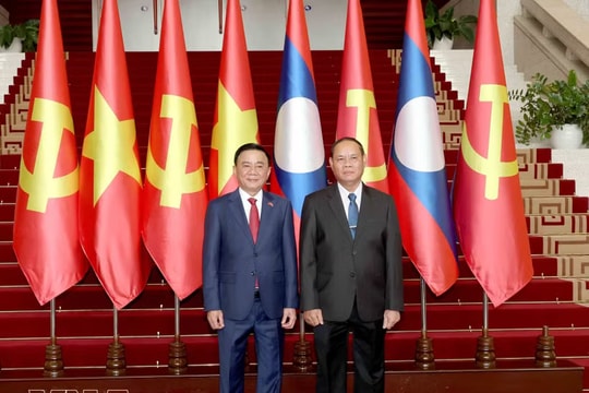 Vietnam, Laos strike new cooperation documents to further enhance ties