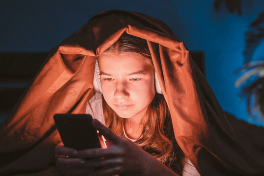 “Màn hình đang hủy hoại trẻ em”: Hy Lạp sẽ cấm trẻ U15 dùng mạng xã hội từ 2027