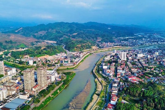 Lào Cai: Triển khai thực hiện giải tỏa, xử lý vi phạm lấn chiếm bãi sông, lòng sông, phạm vi bảo vệ đê điều