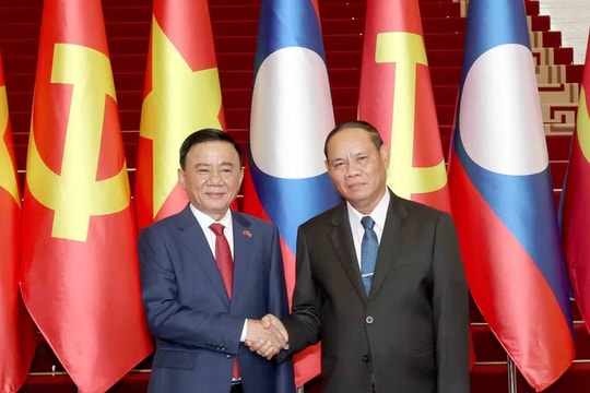 Official welcome ceremony held for senior Vietnamese Party official in Vientiane