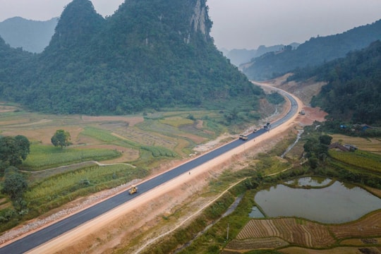 Gỡ nút thắt, đưa cao tốc Đồng Đăng - Trà Lĩnh tăng tốc về đích