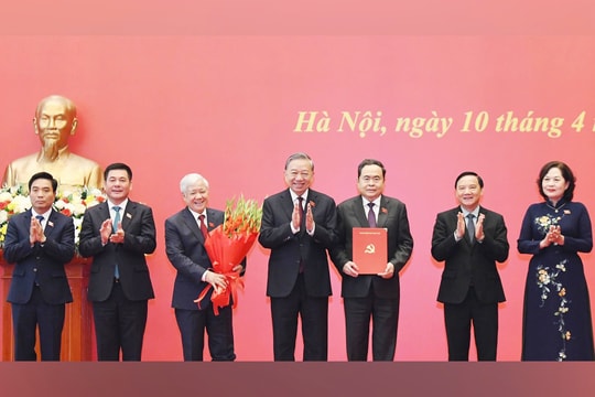 Tổng Bí thư, Chủ tịch nước Tô Lâm chủ trì Hội nghị trao quyết định chỉ định Ban Chấp hành, Ban Thường vụ, Thường trực, Bí thư, Phó Bí thư Đảng ủy Quốc hội