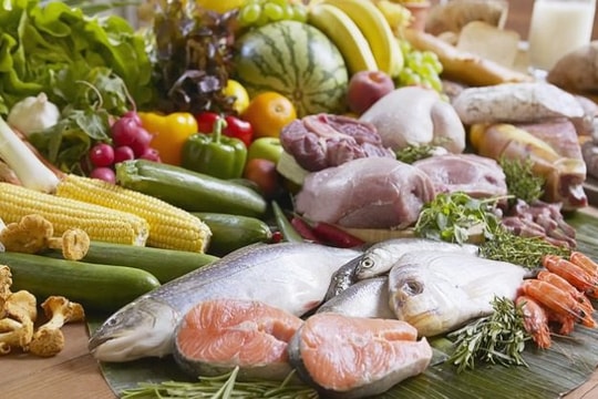 Ngộ độc thực phẩm mùa hè: Nguy cơ tăng cao và cách phòng tránh